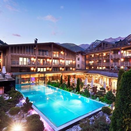 Hotel Quelle Nature Spa Resort Santa Maddalena in Casies Exterior foto