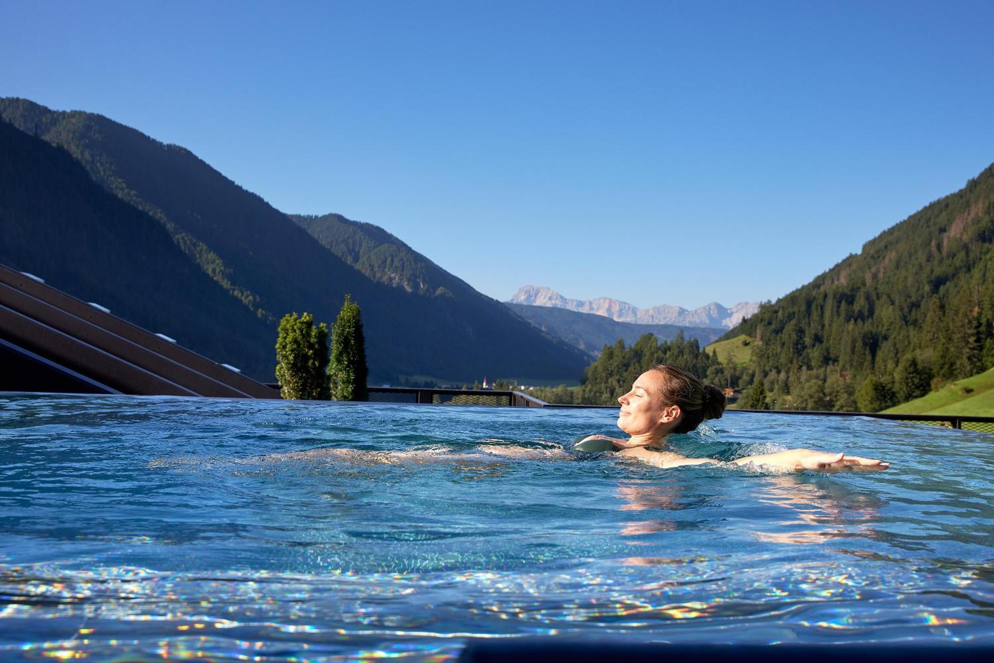 Hotel Quelle Nature Spa Resort Santa Maddalena in Casies Exterior foto